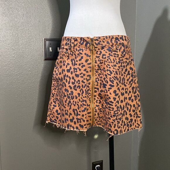Free People We the free Women's Zip It Up Leopard Print Denim Mini Skirt - Picture 4 of 12